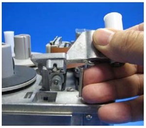 更換色帶張力卷軸步驟二